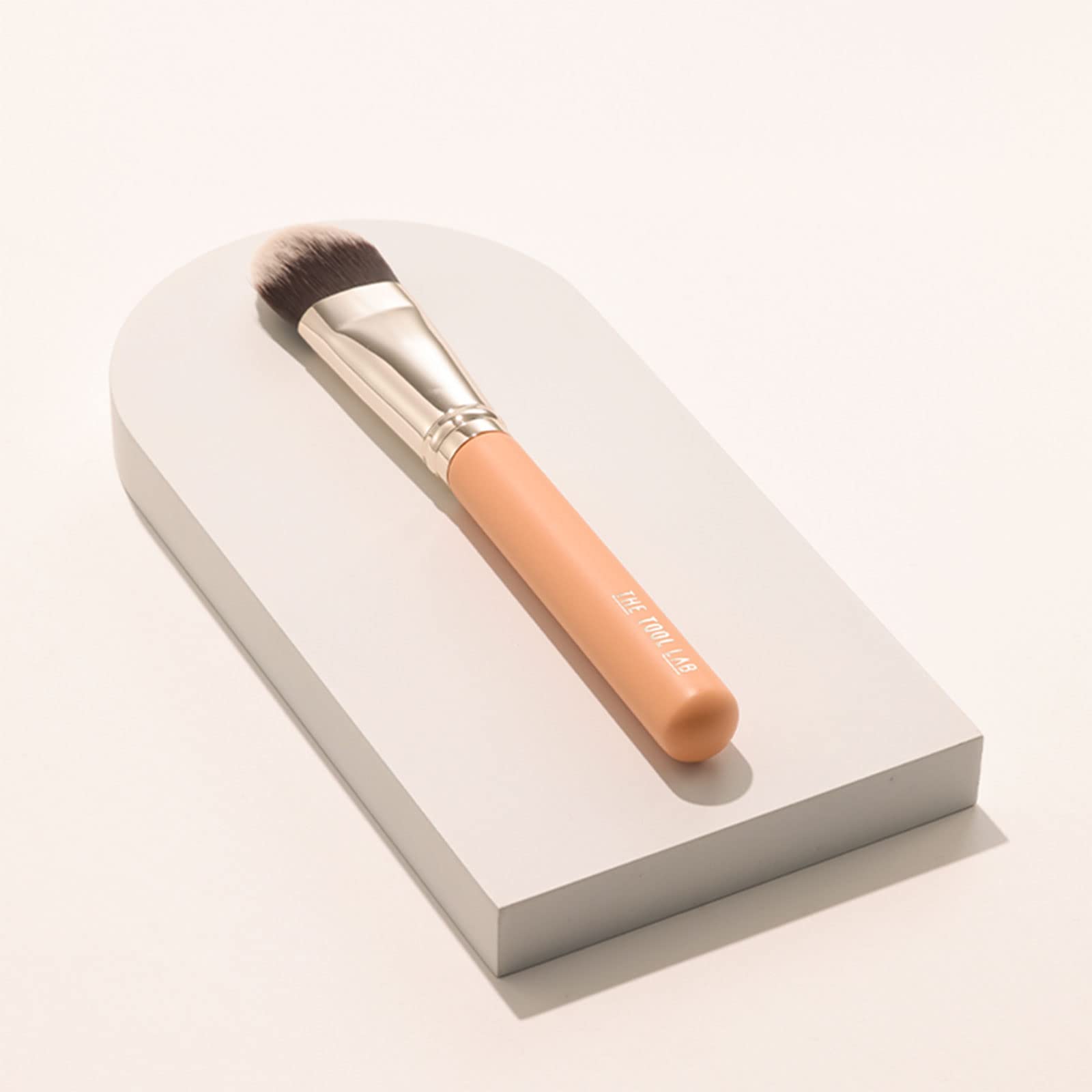 Amazon.co.jp: THE TOOL LAB ザツールラボ 105 平筆 ファンデーション